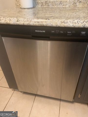 8783 Homewood Ct, Riverdale, GA 30274