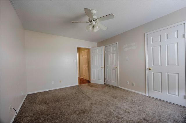 2040 W Guenther LN, La Grange, TX 78945