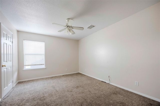 2040 W Guenther LN, La Grange, TX 78945