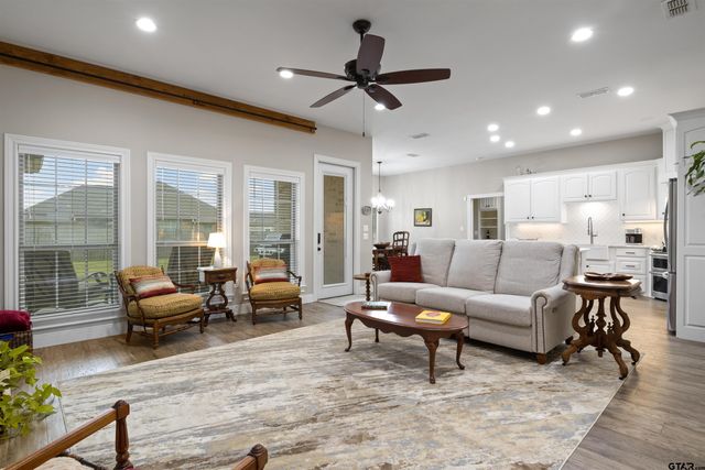 1000 Stone Bridge Street, Mt Pleasant, TX 75455