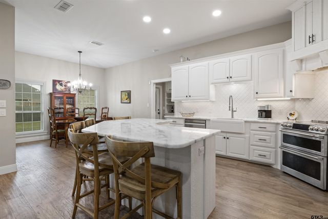 1000 Stone Bridge Street, Mt Pleasant, TX 75455