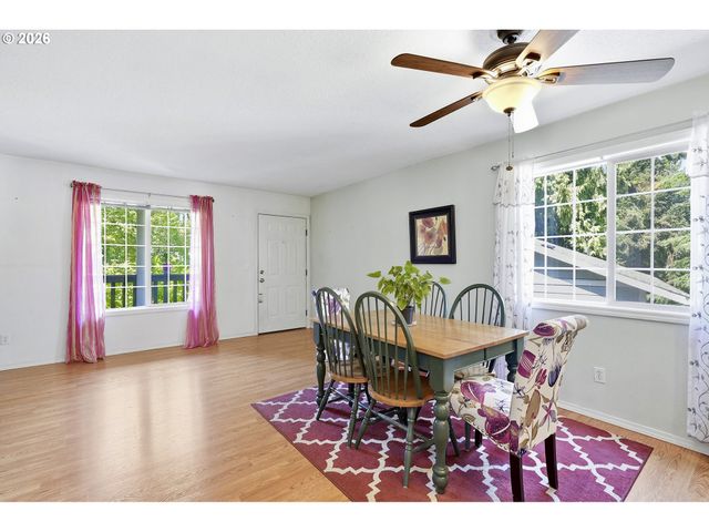 2712 Se LAKEWOOD Dr, Milwaukie, OR 97222
