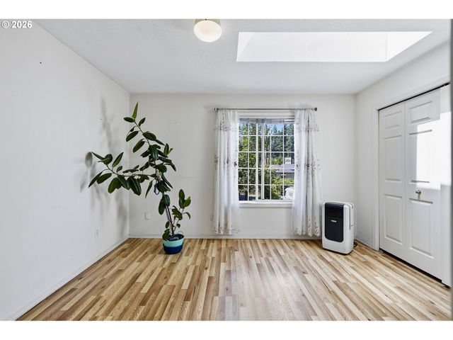 2712 Se LAKEWOOD Dr, Milwaukie, OR 97222