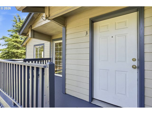 2712 Se LAKEWOOD Dr, Milwaukie, OR 97222