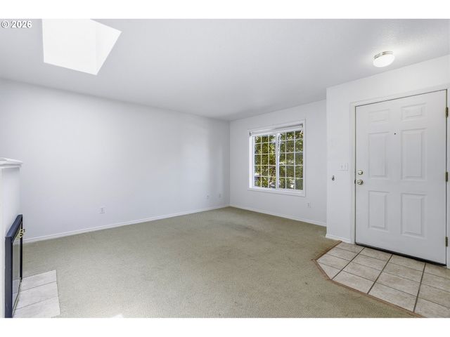 2712 Se LAKEWOOD Dr, Milwaukie, OR 97222