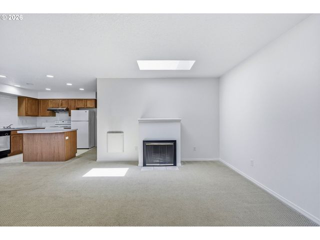 2712 Se LAKEWOOD Dr, Milwaukie, OR 97222