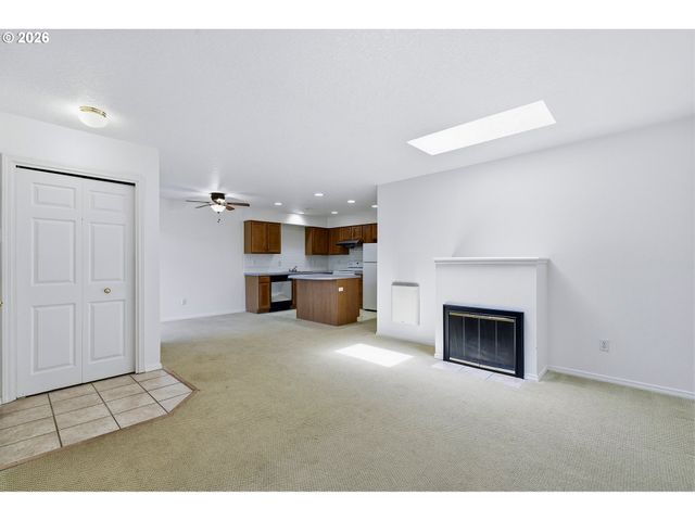 2712 Se LAKEWOOD Dr, Milwaukie, OR 97222