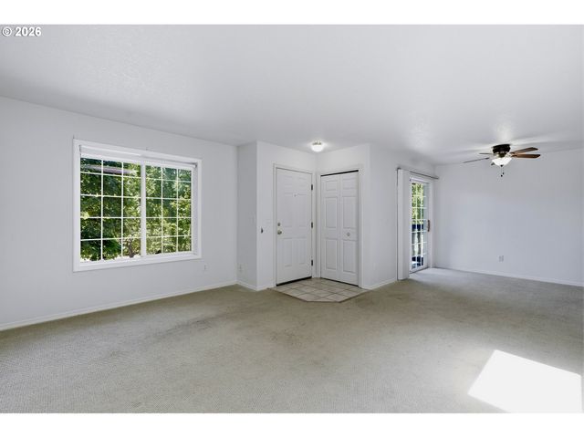 2712 Se LAKEWOOD Dr, Milwaukie, OR 97222