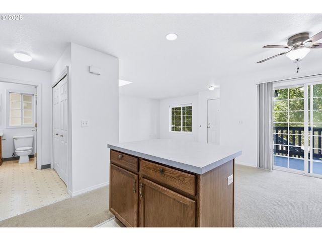 2712 Se LAKEWOOD Dr, Milwaukie, OR 97222