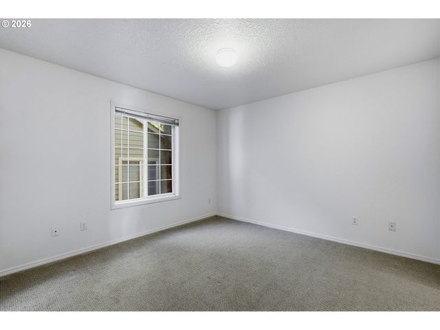 2712 Se LAKEWOOD Dr, Milwaukie, OR 97222