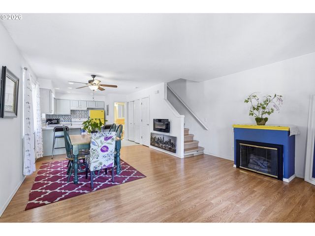 2712 Se LAKEWOOD Dr, Milwaukie, OR 97222