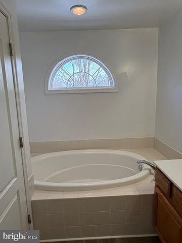 12947 TAXI DR, Woodbridge, VA 22193