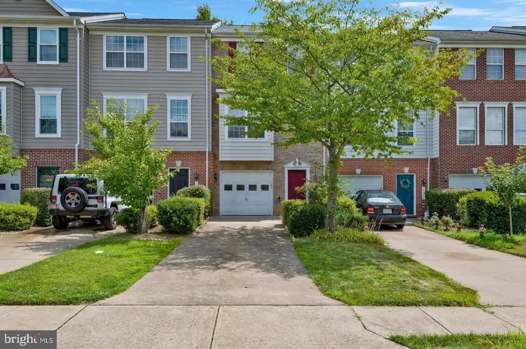 12947 TAXI DR, Woodbridge, VA 22193