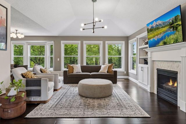 3595 Rae Lane, Woodbury, MN 55125