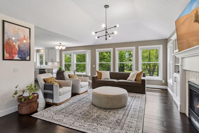 3595 Rae Lane, Woodbury, MN 55125