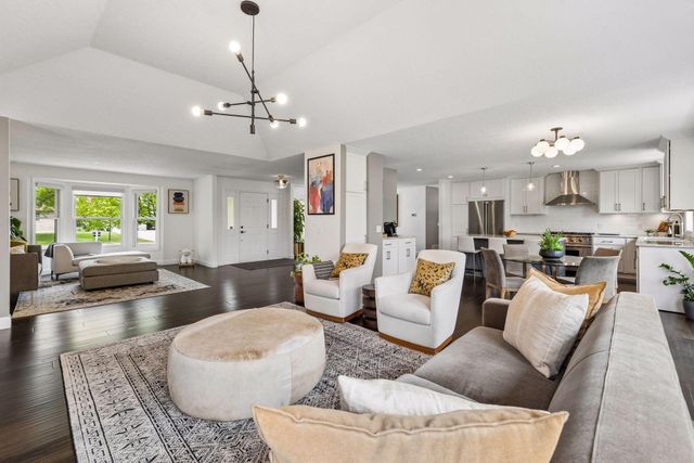 3595 Rae Lane, Woodbury, MN 55125