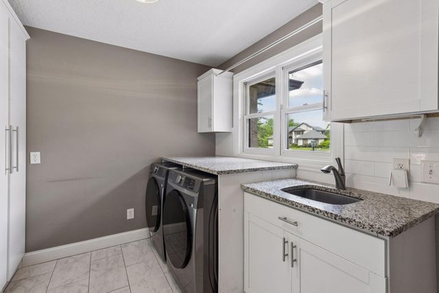 3595 Rae Lane, Woodbury, MN 55125