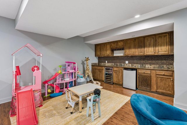 3595 Rae Lane, Woodbury, MN 55125