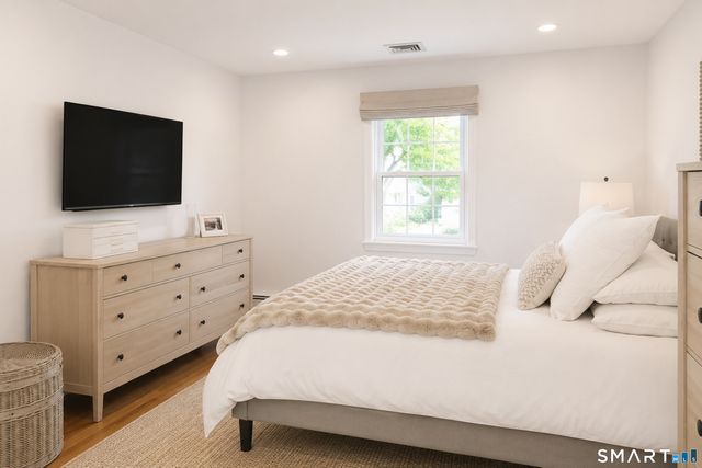 82 Three Lakes Drive, Stamford, CT 06902