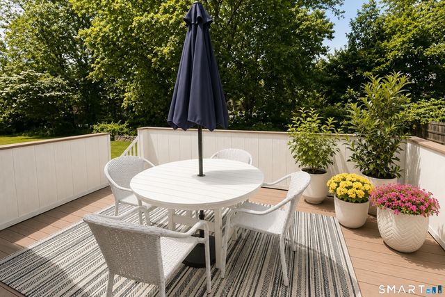 82 Three Lakes Drive, Stamford, CT 06902