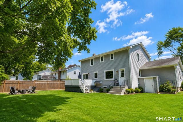 82 Three Lakes Drive, Stamford, CT 06902