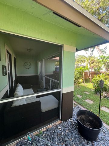 703 S A Street S, Lake Worth Beach, FL 33460