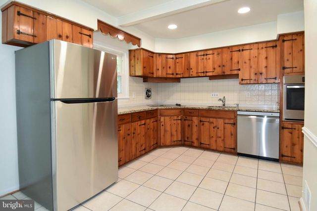 7513 SEBAGO RD, Bethesda, MD 20817