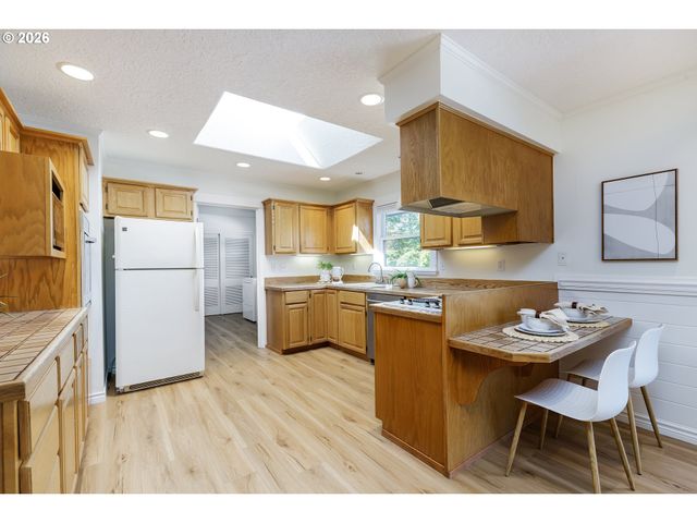 9645 Sw EAGLE Ct, Beaverton, OR 97008