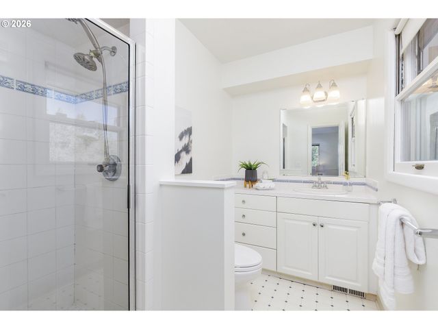 9645 Sw EAGLE Ct, Beaverton, OR 97008
