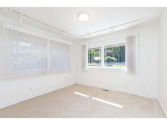 9645 Sw EAGLE Ct, Beaverton, OR 97008