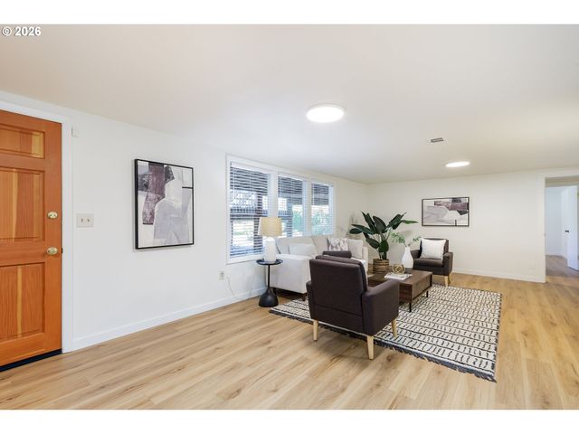 9645 Sw EAGLE Ct, Beaverton, OR 97008