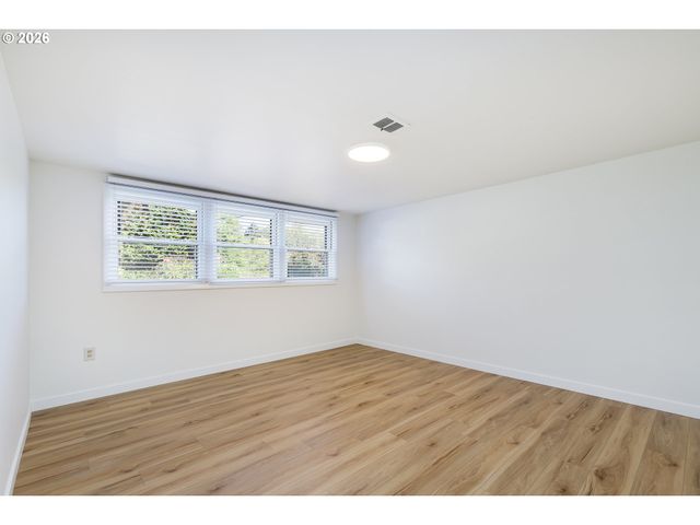 9645 Sw EAGLE Ct, Beaverton, OR 97008