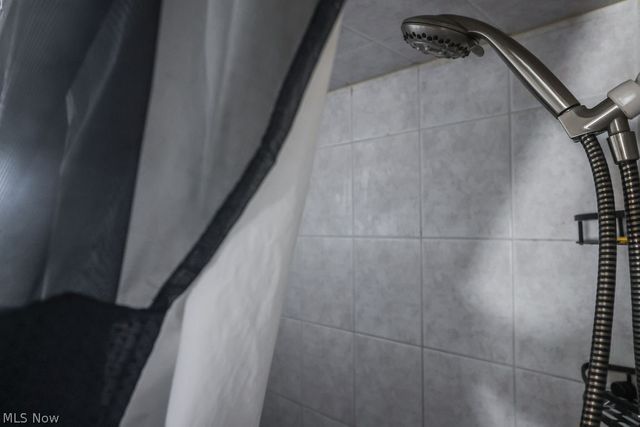 6787 Anthony Lane, Parma Heights, OH 44130