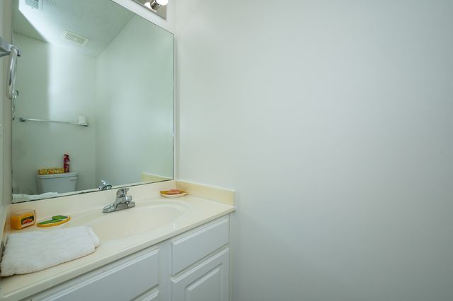 5418 Longview Court 1, Johnston, IA 50131