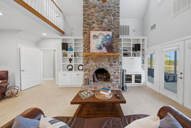 5255 Ganske Road, Burton, TX 77835