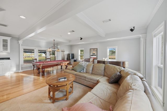 5255 Ganske Road, Burton, TX 77835