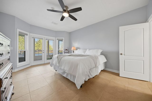 5255 Ganske Road, Burton, TX 77835