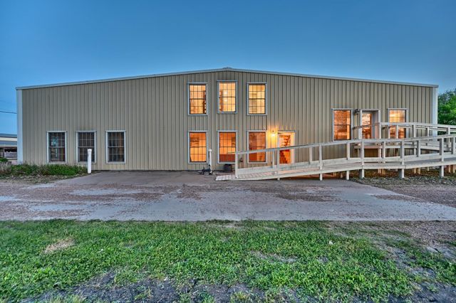 5255 Ganske Road, Burton, TX 77835