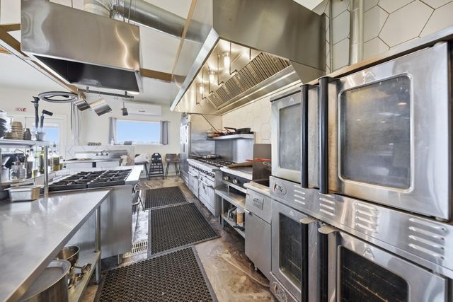 5255 Ganske Road, Burton, TX 77835