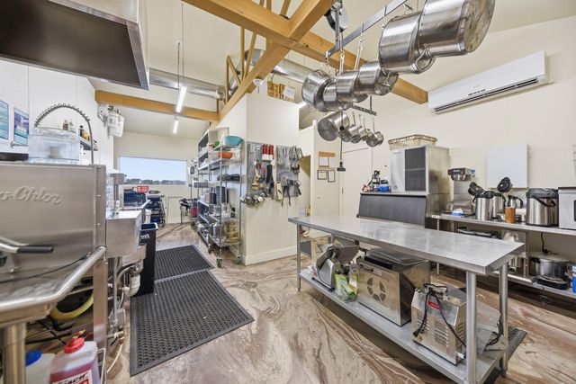 5255 Ganske Road, Burton, TX 77835