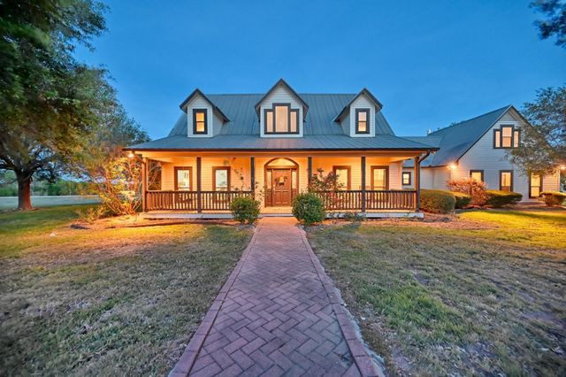 5255 Ganske Road, Burton, TX 77835