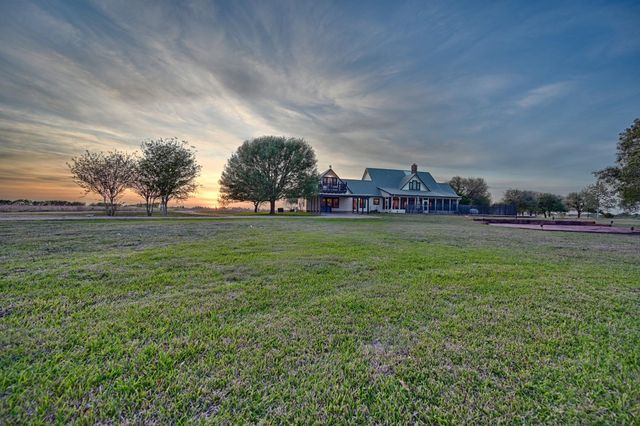 5255 Ganske Road, Burton, TX 77835