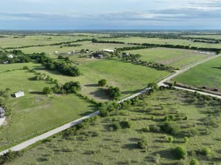 5255 Ganske Road, Burton, TX 77835
