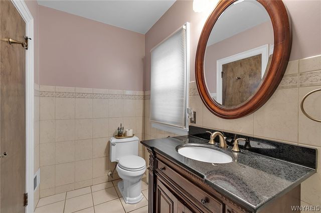 1230 Wyoming Avenue, Niagara Falls, NY 14305