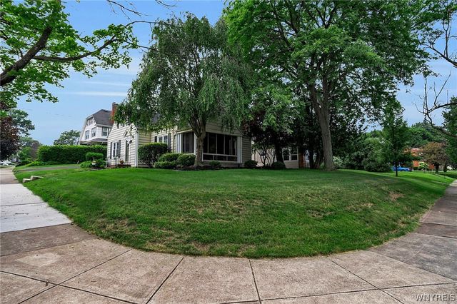 1230 Wyoming Avenue, Niagara Falls, NY 14305