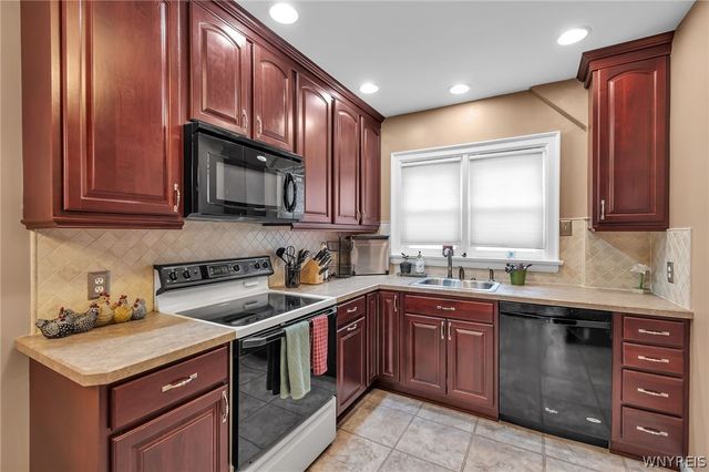 1230 Wyoming Avenue, Niagara Falls, NY 14305