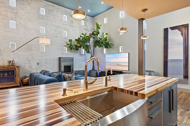 4065 Brant St, San Diego, CA 92103