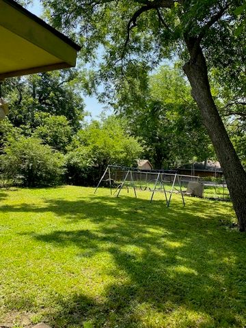 126 oak Street, Lancaster, TX 75146