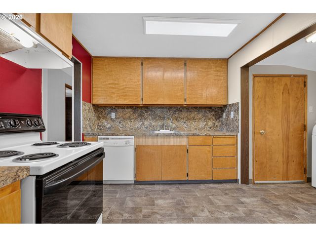 1311 E 32ND Ave, Vancouver, WA 98661