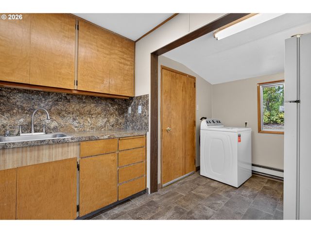 1311 E 32ND Ave, Vancouver, WA 98661